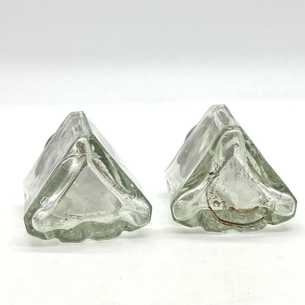 Vintage Triangular Ribbed Glass Salt and Pepper Shakers Set with Metal‎ Lids